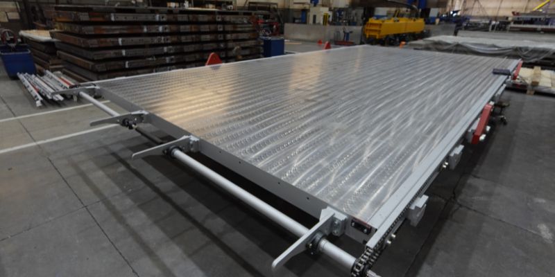 Assembly of platen plates.